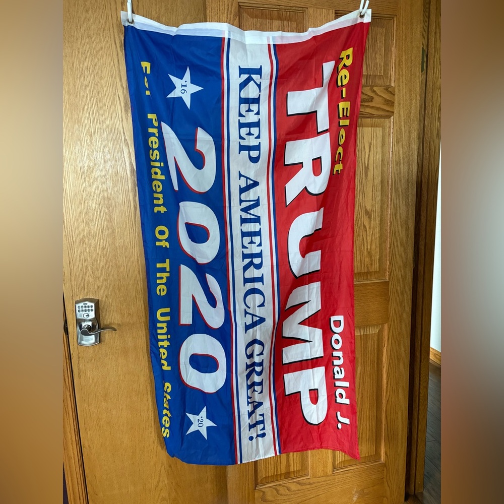Trump 2020 Flag